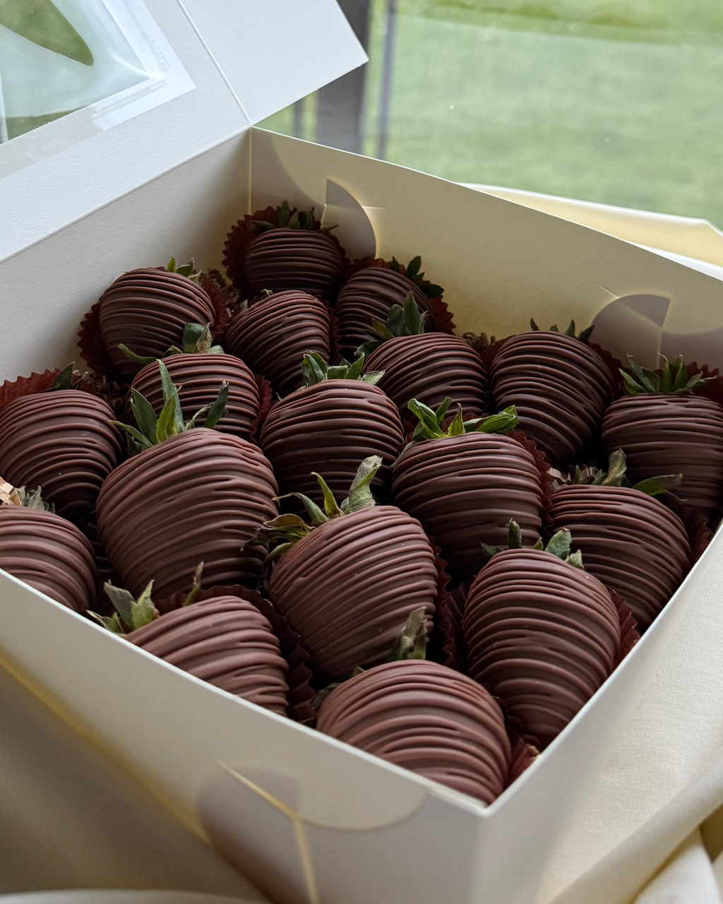 Classic Dozen Strawberries