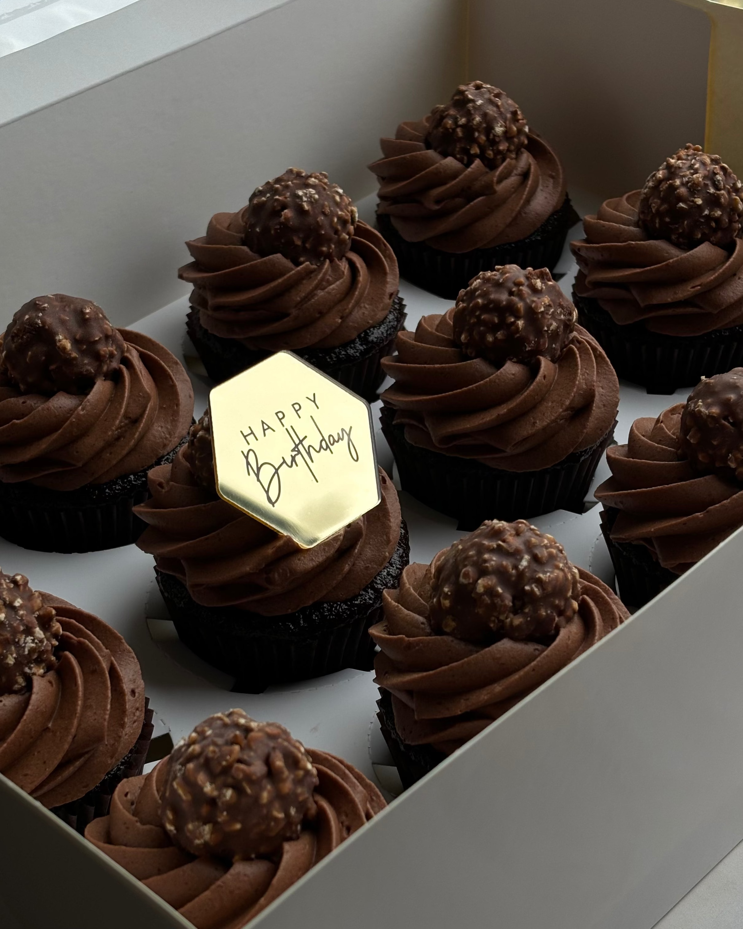 Deluxe Cupcakes (1 dozen)